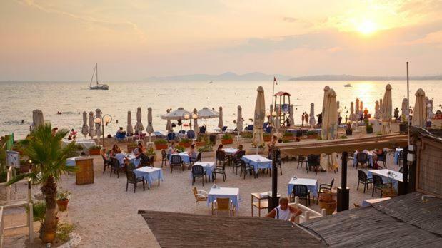 Seaside Sunset Walks Apartment Atena Exterior foto